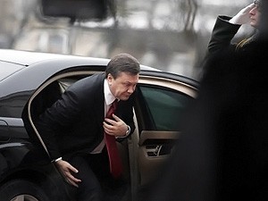 Янукович парализовал движение во Львове