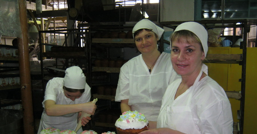 Для крымчан испекут 100 тонн пасхальных куличей