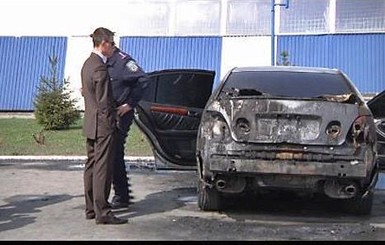 В Черновцах сожгли дотла Lexus президента Федерации бокса