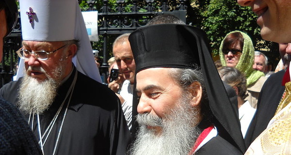 Иерусалимский патриарх благословил украинцев