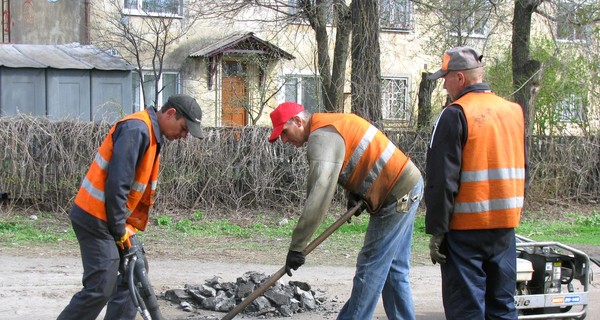 Мэр пообещал отремонтировать проспект Металлургов за месяц