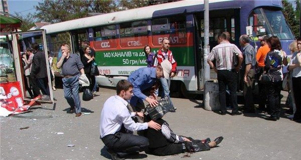 Взрывы в Днепропетровске: погибших нет, 8 человек в реанимации