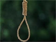 В Крыму женщина повесилась на детской площадке