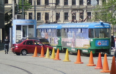В Днепропетровске уже вышел на линию трамвай, возле которого прогремел 27 апреля первый взрыв
