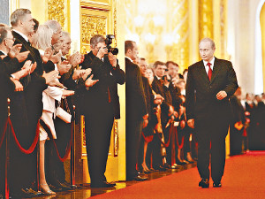 Владимир Путин вернется в Кремль под аплодисменты Шварценеггера и Берлускони
