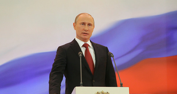 Владимир Путин вернул себе президентскую цепь, штандарт и ядерный чемоданчик