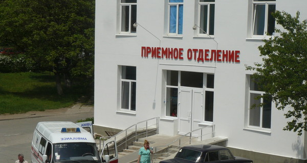 В крымской больнице пьяный гаишник избил санитарок