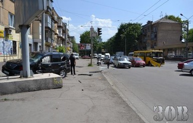 ДТП в Днепропетровске: ГАЗ протаранил маршрутку и 