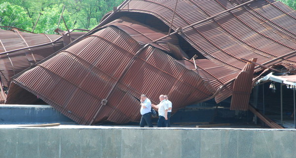 Ураганный ветер сорвал крышу с музея казачества