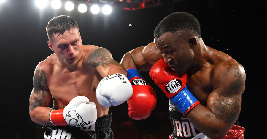 Усик нокаутировал соперника в дебютном поединке в США