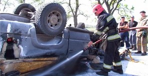 ДТП под Донецком: джип, набитый металлом, разворотил дорогу