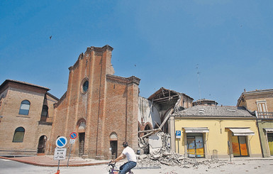 Италию опять трясет 