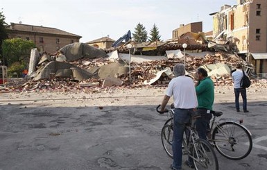 В Италии под завалами после землетрясения нашли живой женщину