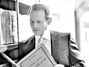 Статус русского языка - это требование большинства украинцев 