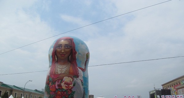 Харьковских болельщиков встретят евроматрешки