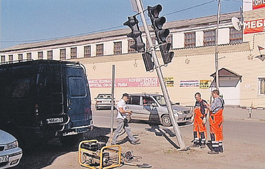 Утро. Улица. Фонарный столб. Карета… 