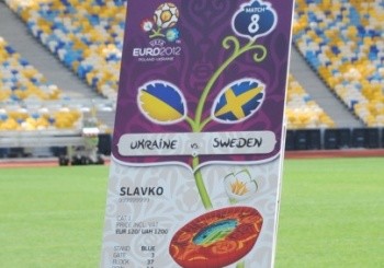 На матчи Евро-2012 остались непроданными тысячи билетов