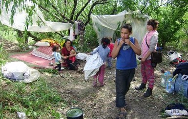 Киевская милиция уверяет, что не жгла цыганский табор, а наоборот, потушила