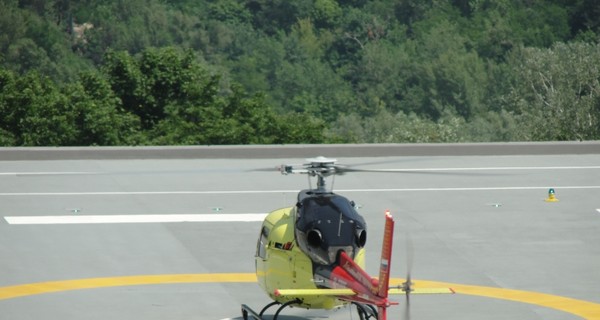 На вертолетной площадке Януковича появились первые 