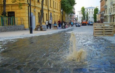 Архитекторы признали обновленный Андреевский спуск негодным для эксплуатации