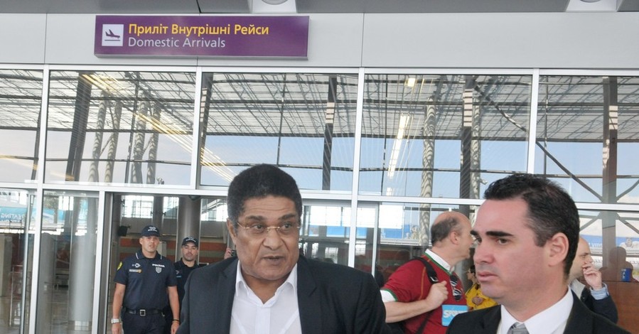 Легендарный Эйсебио прилетел во Львов поддержать своих