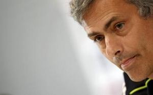 Жозе Моуриньо во Львове - смотрит игру 