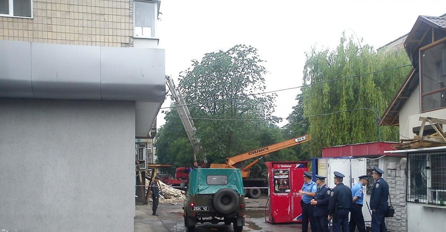 Прокуратура: Луцкая пятиэтажка рухнула из-за небрежности чиновников