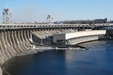 В Запорожье с Днепрогэса прыгнула 50-летняя женщина