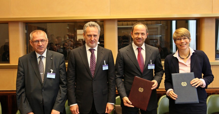 Украина и Международная организация труда утвердили национальную программу достойного труда на 2012-2015 годы