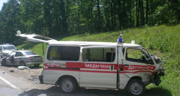 Под Харьковом в аварии попала 