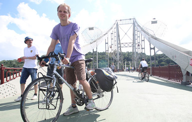 Швед приехал в Украину на велике ради нашего борща 