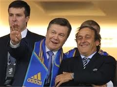 Янукович поедет в Донецк на матч Украина – Франция