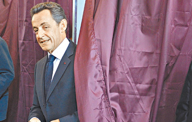 После отставки Саркози ходит на допросы 