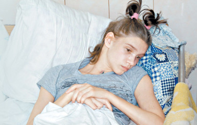 Благотворители снова ругаются из-за Саши Поповой 