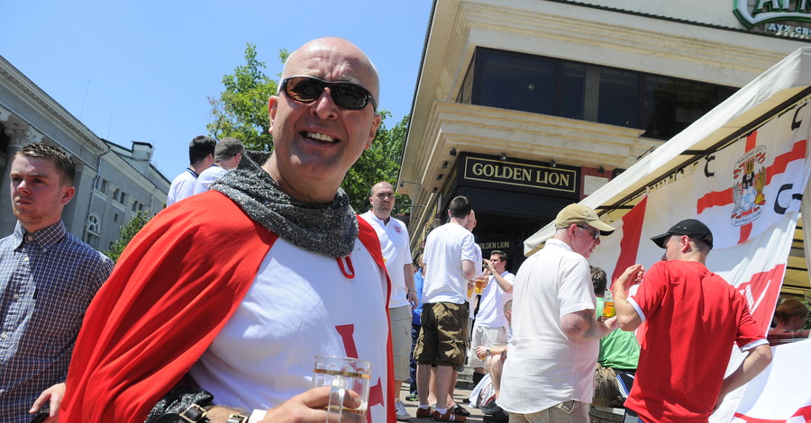 Дончане кормят англичан окрошкой и водят в музеи