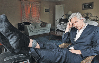 Ассанж сбежал в посольство Эквадора 