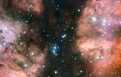 Телескоп сделал красивые снимки загадочной туманности Войны и Мира