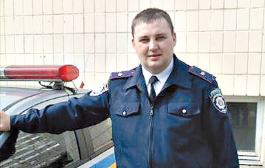 Прорываясь к стадиону, бизнесмен на джипе сбил двух гаишников 