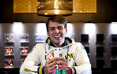 Украинец стал победителем чемпионата мира по покеру