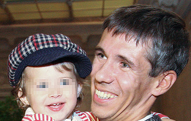 Актер Алексей Панин три года плюет на суд