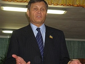 Ландик-старший решил посадить журналистов за обнародованную СМС-переписку