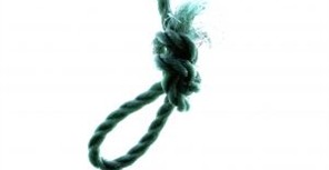 На Донбассе повесился 15-летний школьник, исполосовавший ножом лицо одноклассницы