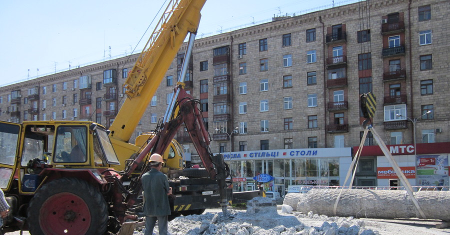 Харьков временно остался без монумента Независимости