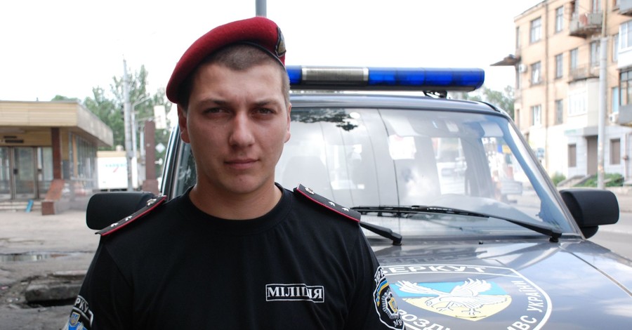 Беркутовец задержал карманников в ночной маршрутке