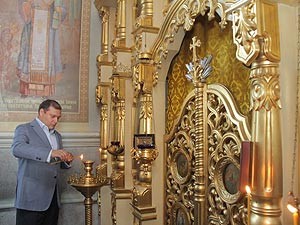 В Изюме харьковский губернатор заложил храм