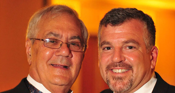 В США первый конгрессмен вышел замуж за своего друга-гея