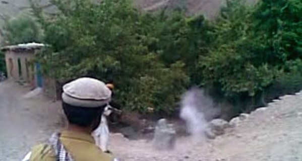 Талибы публично расстреляли девушку, которую не поделили двое мужчин