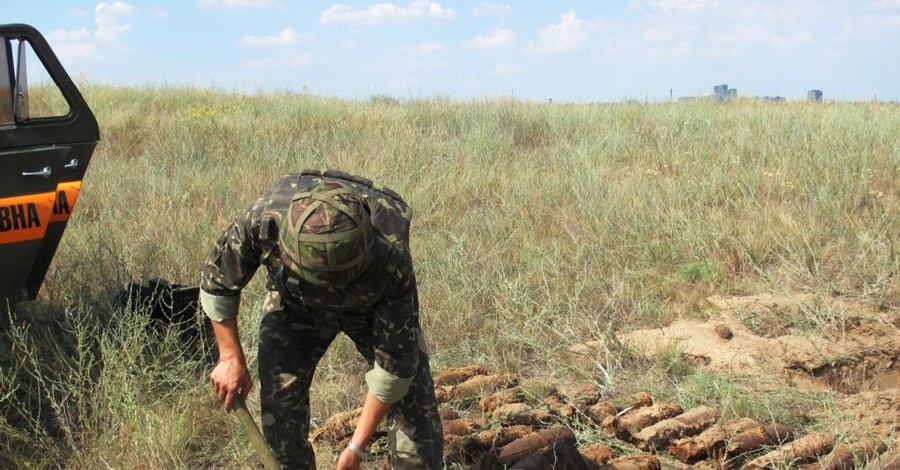 47 фугасных авиабомб нашли возле частного сектора в Запорожье 