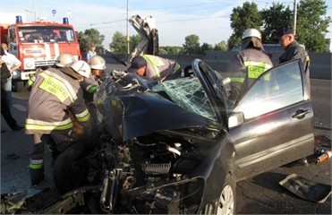 В Киеве Mitsubishi врезался в грузовик с прицепом - погибли четыре человека