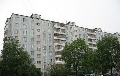 В крымском поселке 19-летний харьковчанин спрыгнул с девятиэтажки